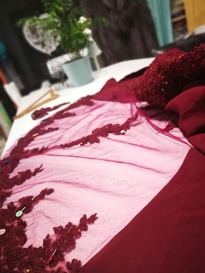 Maudsun'Art Atelier retouches créations et cours de couture, Couturier à Saint-Jean-de-Thurac