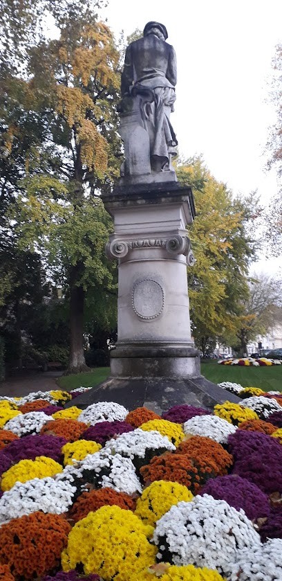 Sadovnikova Nolet Antonina, Couturier à Domats