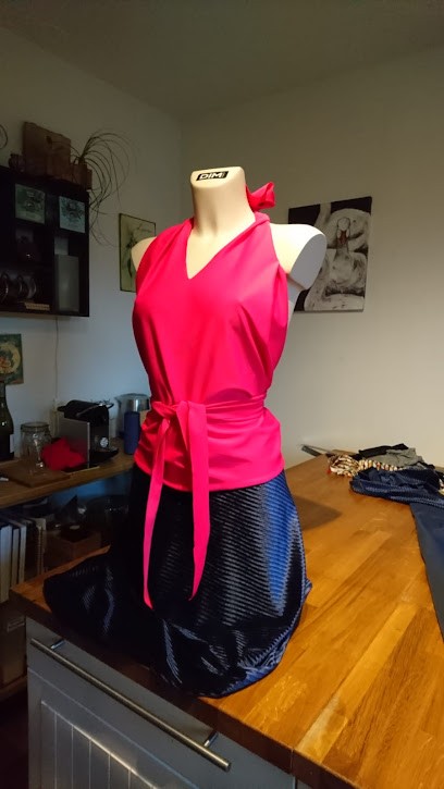 La Bobine De Véro, Couturier à Miremont